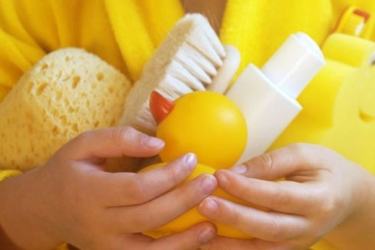 La frecuencia con que deben bañarse los niños, según Harvard