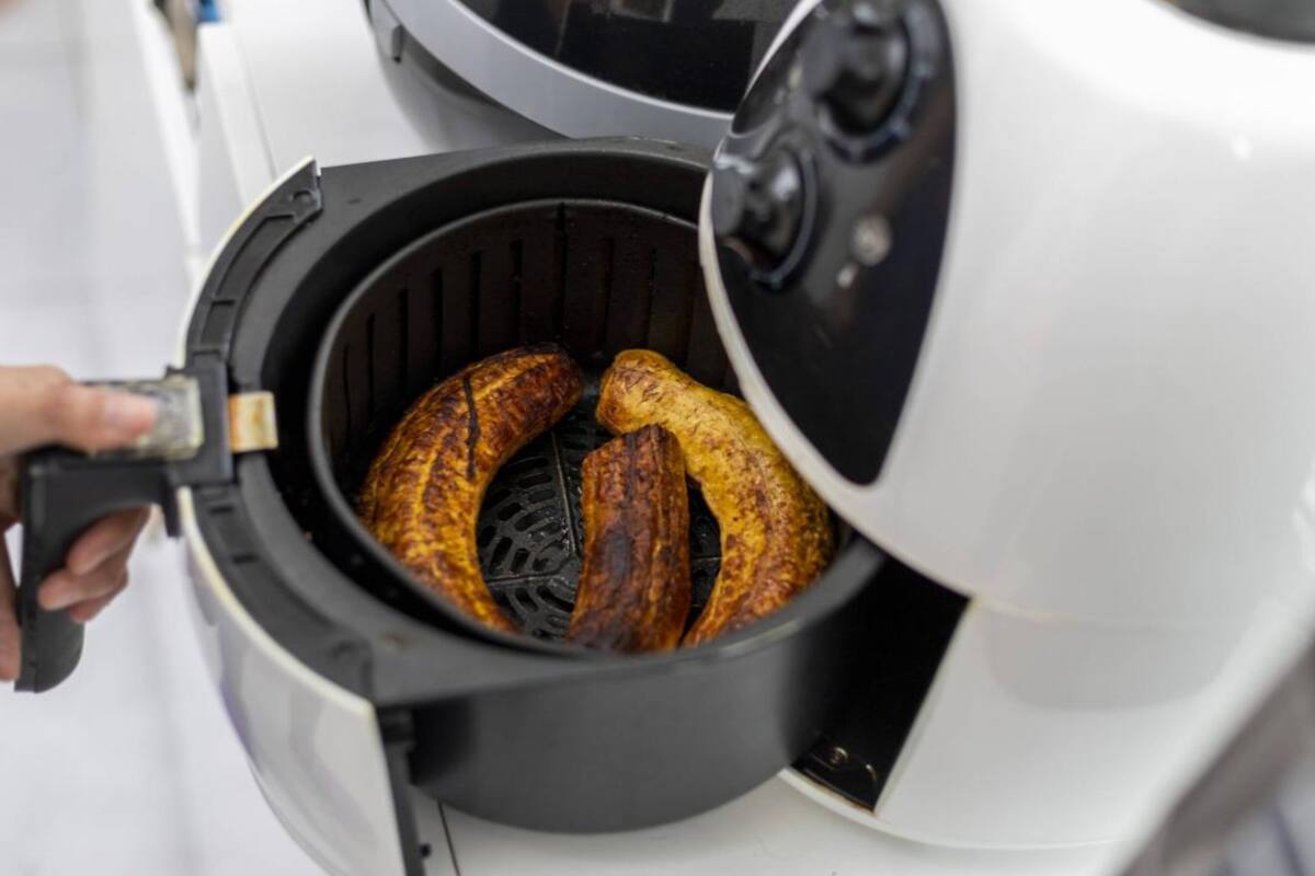 La freidora de aire se ha vuelto un objeto esencial en las cocinas de los hogares colombianos (Foto: IStock)