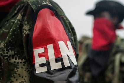 La frontera entre Colombia y Venezuela suma nuevas víctimas mortales, tras el ataque contra un cuartel de la Policía colombiana en Tibú
