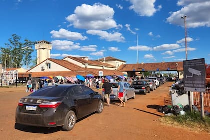 La frontera Paso de los Libres para cruzar a Uruguayana, Brasil.