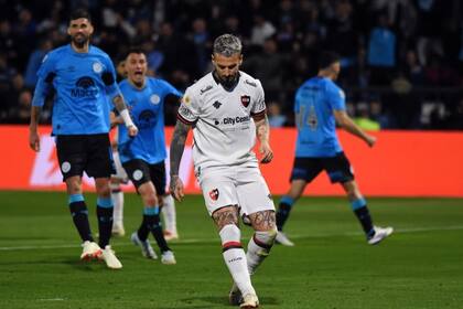 La frustración de Benedetto tras fallar su penal