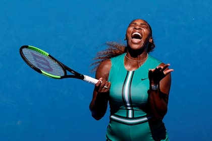La frustración de Serena Williams, que dejó pasar cuatro chances para definir el partido