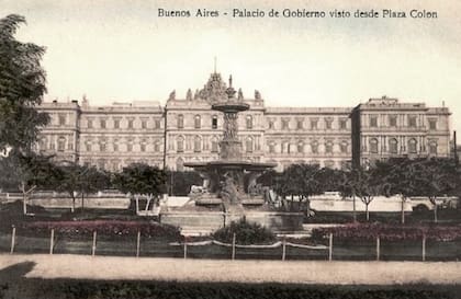 La Fuente Monumental antes de ser desplazada de su lugar de origen