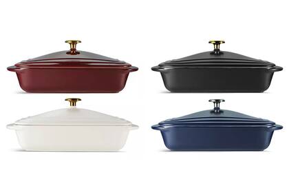 La fuente para horno que vende Sam's Club está disponible en granate con dorado, negro con dorado, blanco con dorado y azul marino mate con plateado (Sam's Club)