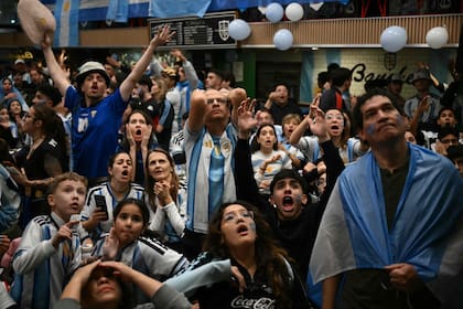 La fuerte conexión a la distancia: en el país se sufrió con la final