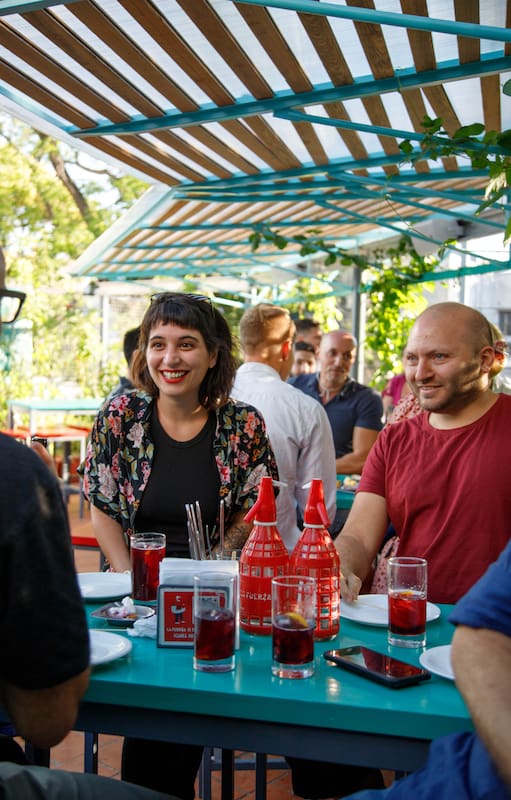 La Fuerza fue pionero de la nueva movida vermutera, con productos de marca propia. “Era increíble que no hubiera una expresión local de algo que se hace con vino y hierbas, dos cosas que abundan en nuestro país y forman parte de su identidad", recuerdan sus fundadores.
