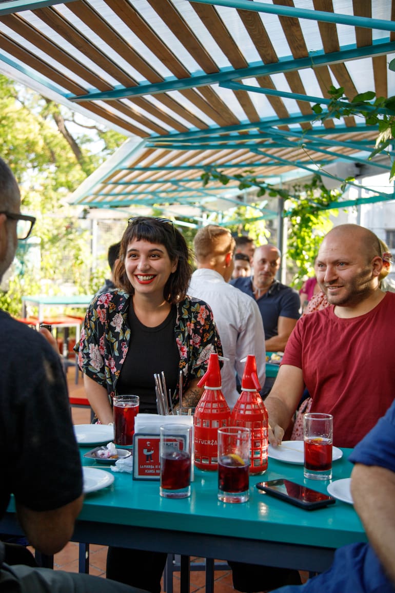 La Fuerza fue pionero de la nueva movida vermutera, con productos de marca propia. “Era increíble que no hubiera una expresión local de algo que se hace con vino y hierbas, dos cosas que abundan en nuestro país y forman parte de su identidad", recuerdan sus fundadores.