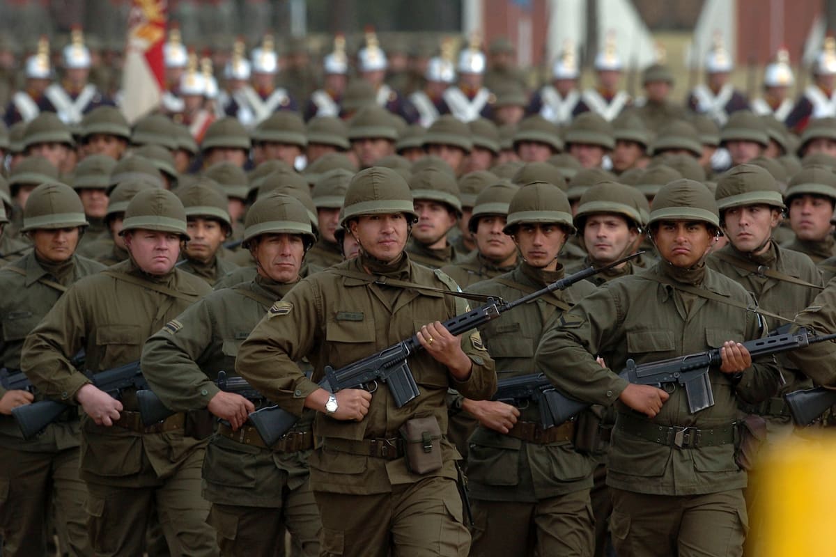 La fuerzas armadas recibirán un incremento en sus salarios