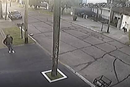 La fuga de los delincuentes quedó registrada en cámaras de seguridad