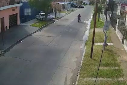 La fuga de uno de los delincuentes, en moto