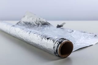 El insólito motivo por el cual recomiendan viajar con papel aluminio en el bolso