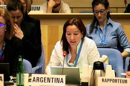 La funcionaria que hoy se convirtió en una pieza clave de la batalla contra el coronavirus fue destinada en Ginebra como consejera de la Misión Permanente ante los organismos internacionales hace un año y medio