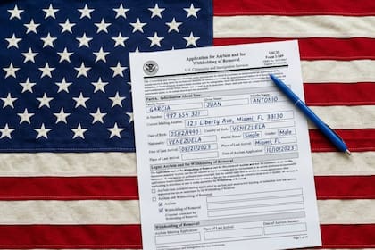 La futbolista ingresó legalmente a Estados Unidos en 2017, presentó una solicitud de asilo y posteriormente obtuvo el TPS