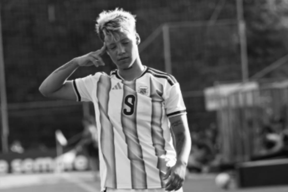 La futbolista vinculó su decisión a la necesidad de preservar su salud mental