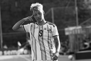 La desgarradora carta de una figura del fútbol femenino con la que anunció que se aleja de las canchas