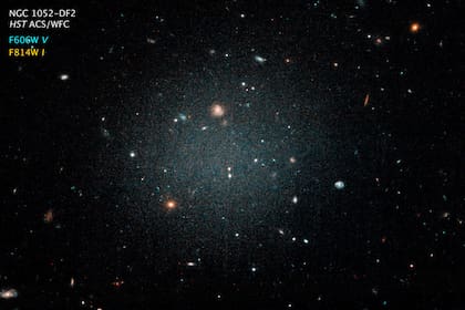 La galaxia NGC 1052–DF2