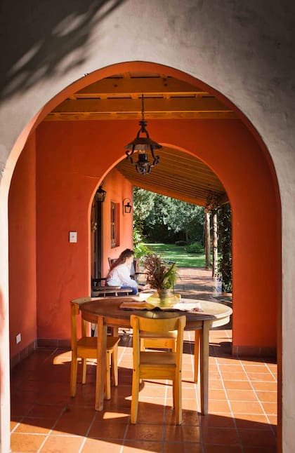 La galería de la casa del hotel de campo El Tizón.
