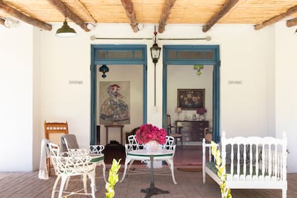 La galería oficia de antesala a las dos nuevas suites construidas al otro lado del parque
