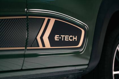 La gama E-Tech incluye también al nuevo Megane y Kangoo