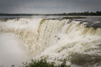 La Garganta del Diablo, en las Cataratas del Iguazú, es otro de los lugares más mencionados entre quienes han tenido esta sensación