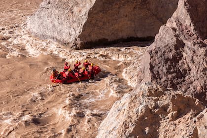 La garganta del río Jáchal es ideal para hacer rafting por sus rápidos