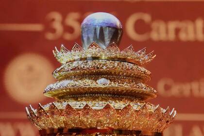 La gema fue descubierta en Sri Lanka en 2023 y se volvió famosa este año cuando sus dueños la pusieron a la venta