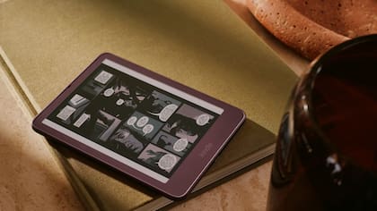 La generación 2026 de los Kindle de Amazon tiene una pantalla rediseñada para darle más claridad a la tinta electrónica, mejor autonomía, y colores para las carcasas