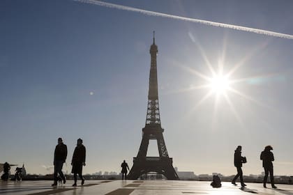 La multa fue impuesta por el Ministerio de la Función Pública de Francia, alegando que París había infringido las normas sobre paridad de género