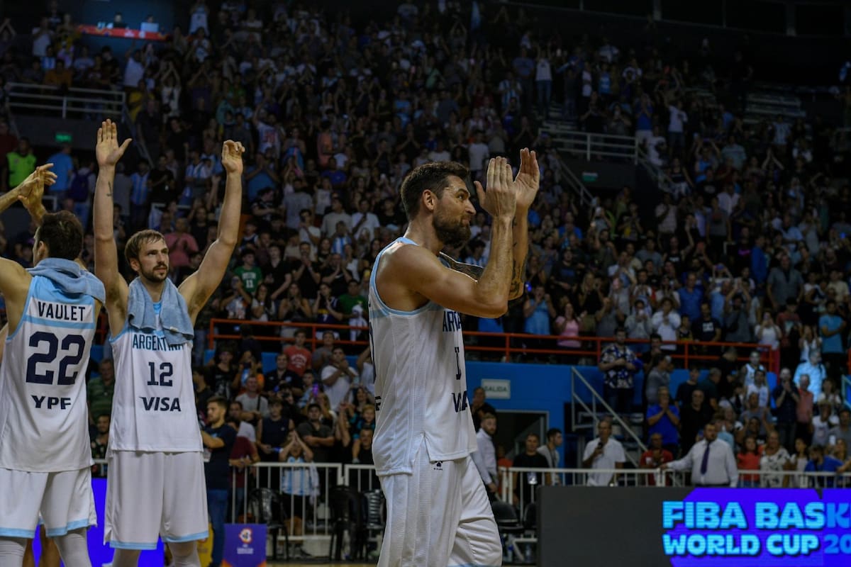 La gente copó el Polideportivo marplatense este jueves y el domingo, el escenario podrá ser protagonista de oto éxito para el seleccionado de básquetbol argentino