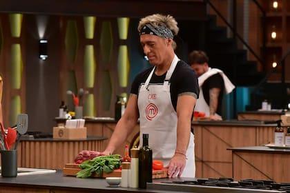 "La gente me pasa muchas recetas y si me interesan, las tomo", admite el participante de MasterChef Celebrity