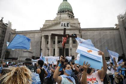 La gente se convoca frente al Congreso para pedir que no avance la ley del aborto