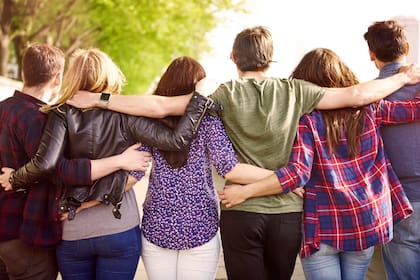 La gente tiende a conocer a otras personas con características y gustos similares, lo que no ayuda a tener una compresión más abarcativa de la realidad