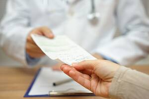 La gestión actual decidió una serie de medidas para el sector de la salud, que tuvieron diferentes impactos