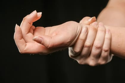 La glucosamina es un componente estructural de los cartílagos, el tejido que impide que los huesos se rocen entre sí