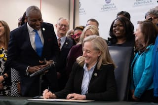 La nueva norma que conecta a los trabajadores con empleos bien remunerados y sin título en Virginia