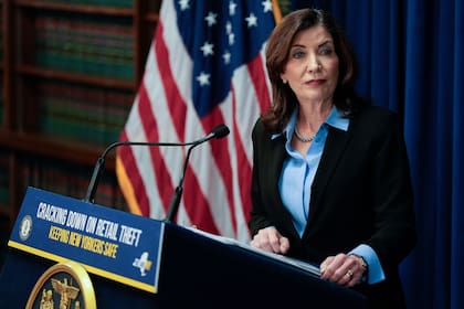 La gobernadora de Nueva York, Kathy Hochul, anuncia nuevas medidas de seguridad en el transporte público de Nueva York