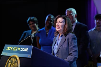 La gobernadora de Nueva York, Kathy Hochul, aprobó medidas de seguridad en Nueva York