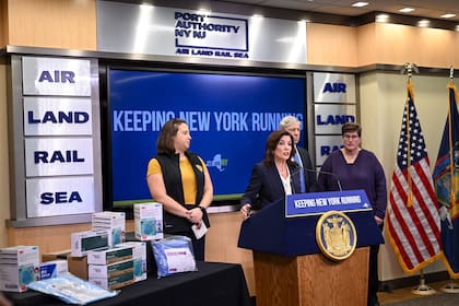 La gobernadora de Nueva York, Kathy Hochul, pidió calma ante la huelga en los puertos