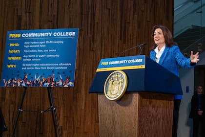 La gobernadora Hochul anunció la inauguración de la nueva planta, basada en la industria manufacturera de Nueva York