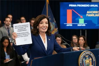 Hochul dicta nuevas normas para reducir el precio del seguro del auto en Nueva York