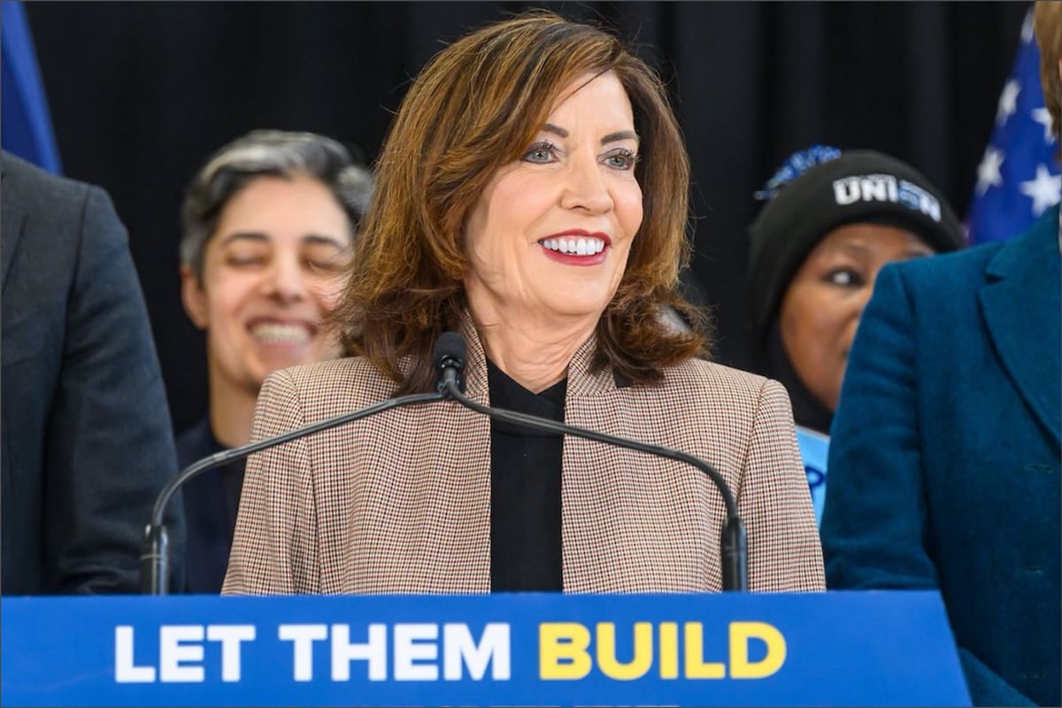 La gobernadora Kathy Hochul anunció la inyección económica para pueblos y pequeñas ciudades como parte del presupuesto del año fiscal 2027 de Nueva York