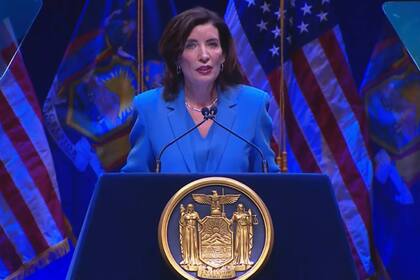 La gobernadora Kathy Hochul pronuncia su discurso sobre el Estado de Estado