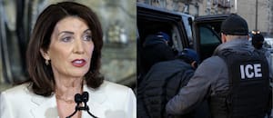 Hochul defiende a los migrantes: “El ICE ha tomado a familias sin antecedentes”