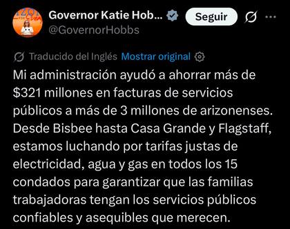 La gobernadora Katie Hobbs destacó el ahorro acumulado en las tarifas de servicios públicos y afirmó que el estado busca mantener costos más accesibles para las familias de Arizona