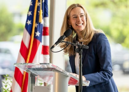 La gobernadora Sherrill impulsó el envío de solicitudes para facilitar la construccion de viviendas asequibles
