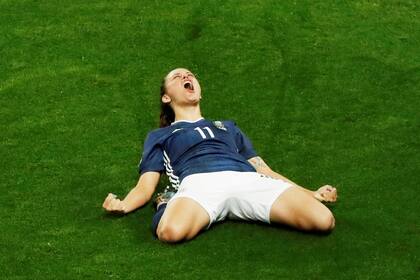 La goleadora argentina en Francia 2019 se molestaba cuando le regalaban una muñeca y llegó a la primera convocatoria sin que la llamen; tras quedar eliminado, el seleccionado regresará el viernes