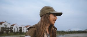 Qué dice la psicología sobre usar gorra todos los días