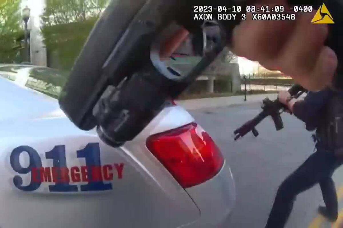 La grabación completa del tiroteo entre la Policía Metropolitana de Kentucky y el empleado bancario fue dada a conocer durante una conferencia de prensa