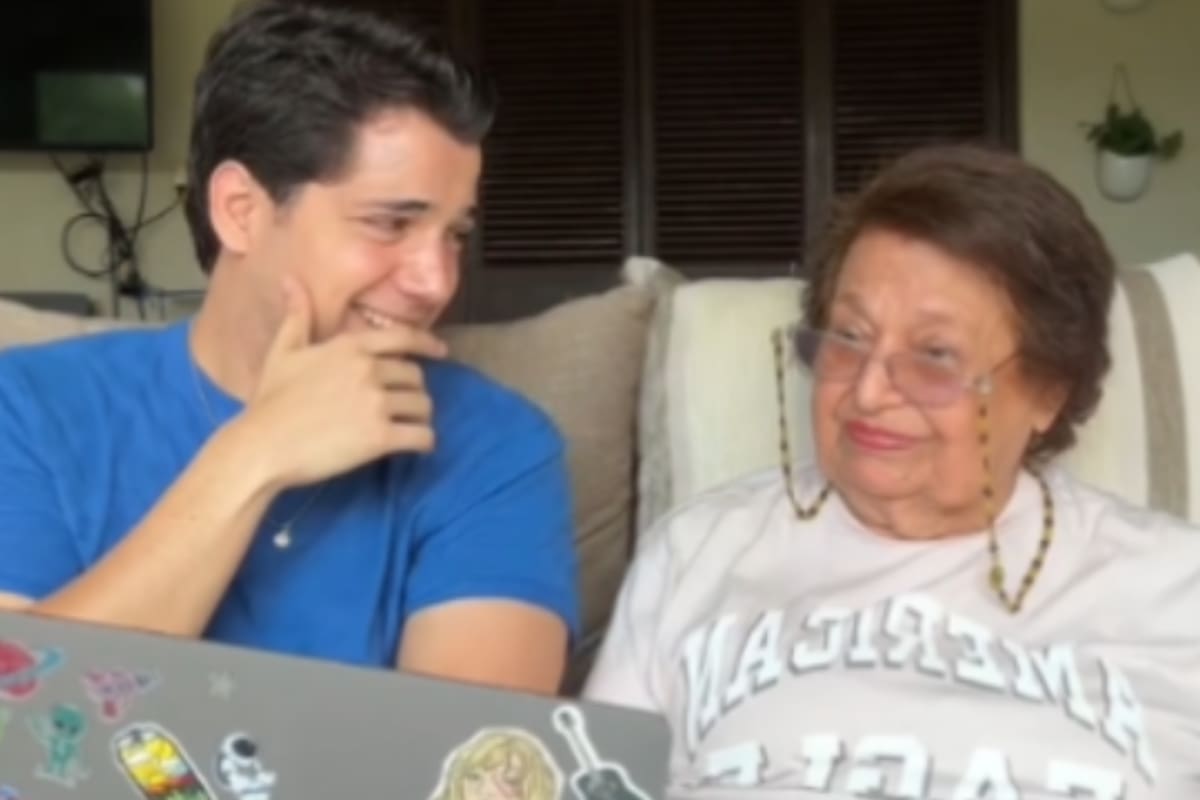 La graciosa charla de la abuela con la inteligencia artificial (Captura: @eddymarprado)