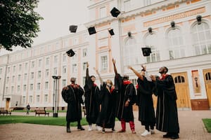 La graduación de un grupo de alumnos se vio opacada por la mala decisión de la organizadora